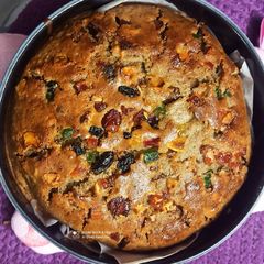 A picture of Plum cake.