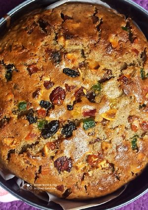 A picture of Plum cake.