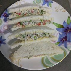 A picture of Hung curd sandwich.