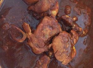 Una foto de Codillo de cerdo en salsa de chile negro