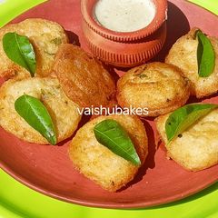 Soy flour, Bread and Carrot Meduvada A picture of Soy flour, Bread and Carrot Meduvada.