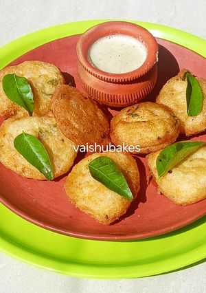 A picture of Soy flour, Bread and Carrot Meduvada.