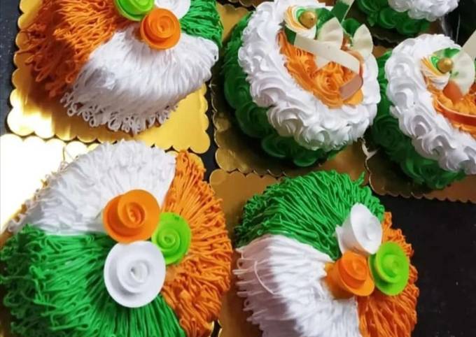 Tricolor Petal Cake