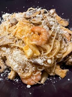 Una foto de Spaghetti al sugo di Mare e di Terra (Espaguetis Mar y Montaña)
