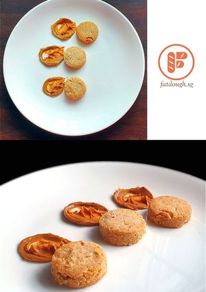 A picture of Almond Sugee Cookies.