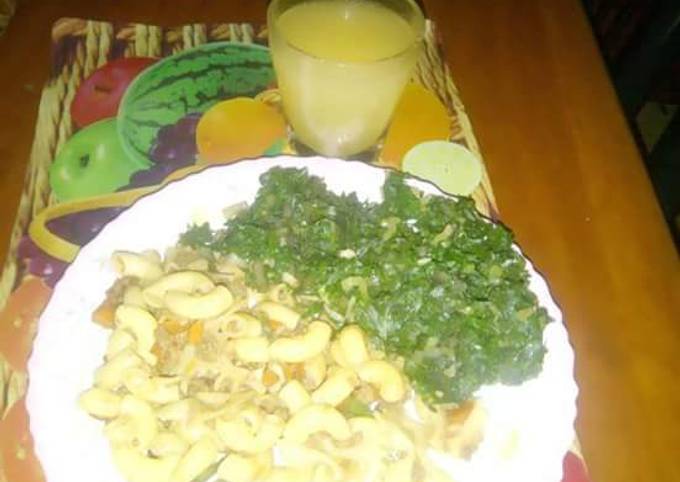 Macaroni n minced beef with creamed spinach