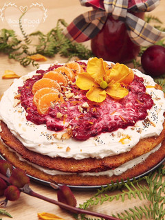 Foto de Bolo de Laranja com Chantilly de Coco e Ameixa