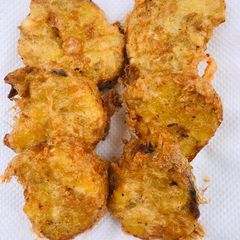 A picture of Potatoes fry.