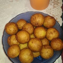 A picture of Sweet potato balls.