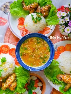 Hình của món Cơm cánh gà chiên nước mắm,canh súp rau củ.