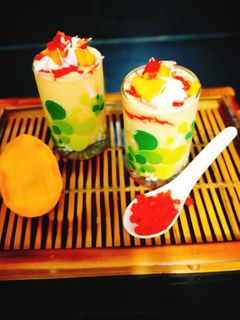 क्रीमी मैंगो शेक (Creamy mango shake recipe in Hindi) रेसिपी मुख्य फोटो