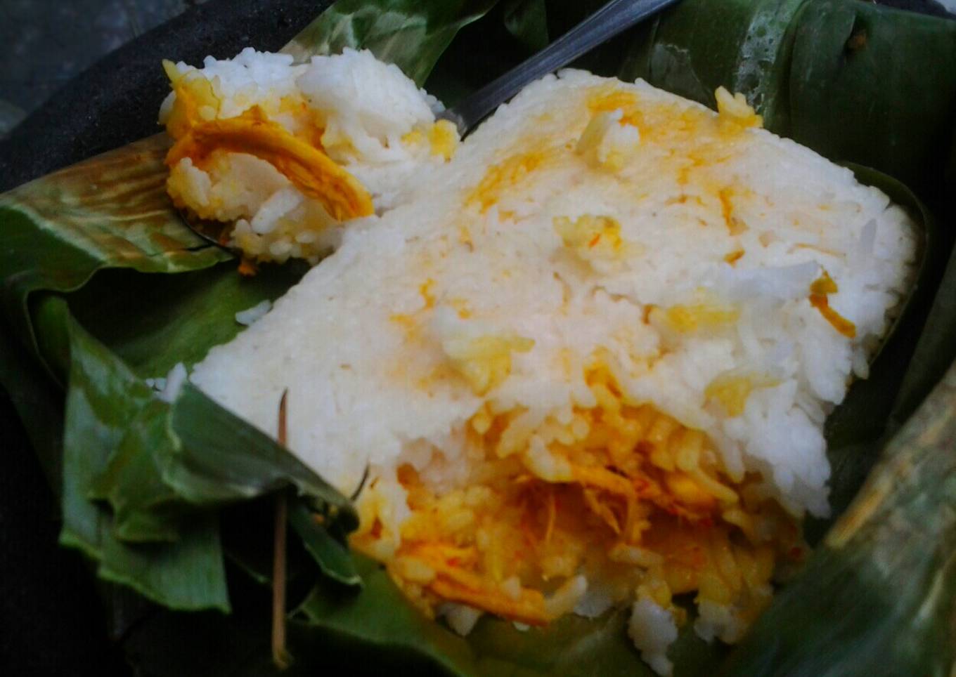 Nasi Bakar Isi Ayam Suwir