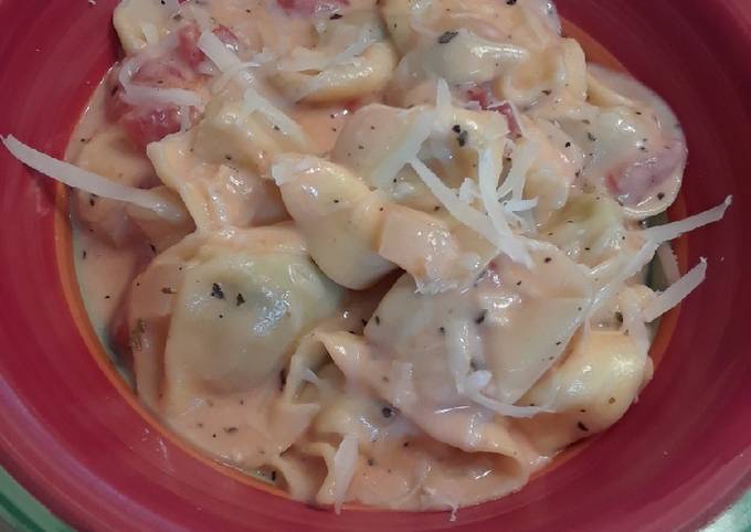 Tortellini with a Creamy Tomato Basil Sauce