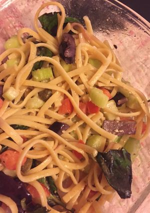 Una foto de Spaghetti con verduras
