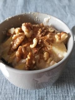 Una foto de Porridge con Pera, Zanahoria y Nueces