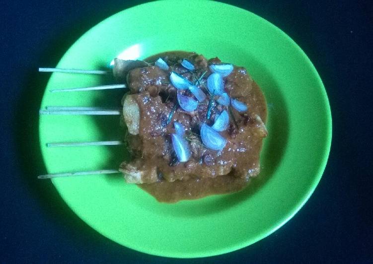 Sate tahu bumbu kacang