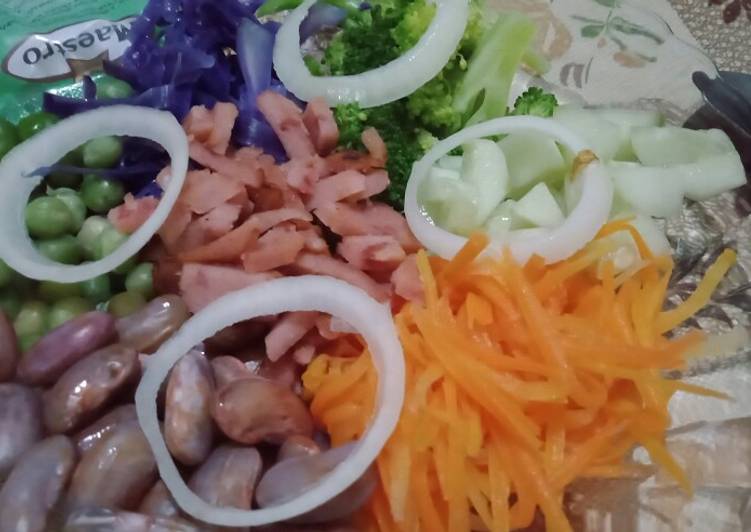 Salad Sayur ala akohh bisa nambah sepuasnya karena ala akohh 😂