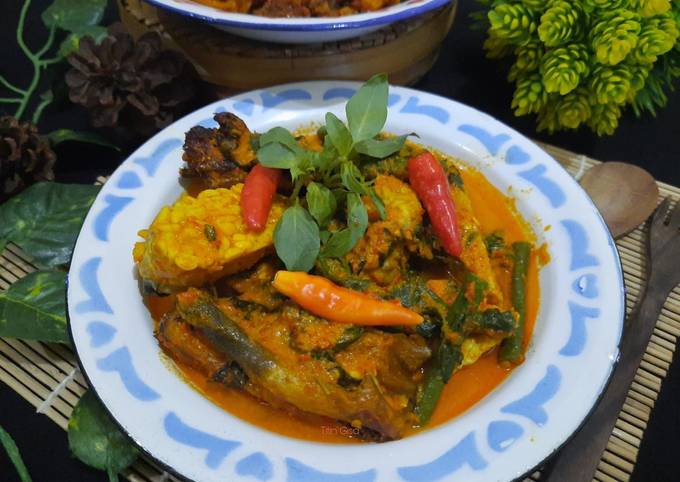 Pecak Tempe Ikan Asap with Kemangi