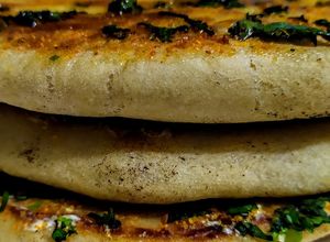 Una foto de PAN NAAN O Pan Indio...😋!