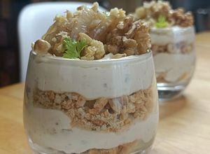 Une photo de 🌿 Tiramisù salé gorgonzola et oignon confit