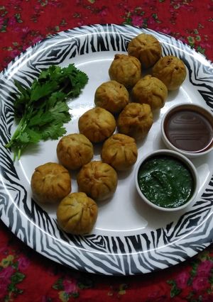 A picture of Lilva kachori.