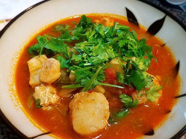 Easy Way Make Sea scallops in tomato onion soup the Delicious Makes you drool