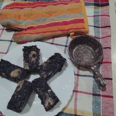 A picture of Brownie with Tahini.
