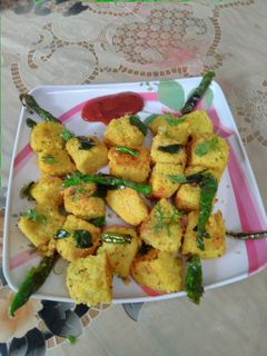 बेसन का ढोकला (besan ka dhokla recipe in Hindi) रेसिपी मुख्य फोटो