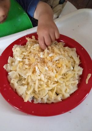 Una foto de Fideos con huevo, queso y nuez 🌰