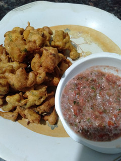 बेसन भजिया (Besan bhajiya recipe in Hindi) रेसिपी मुख्य फोटो