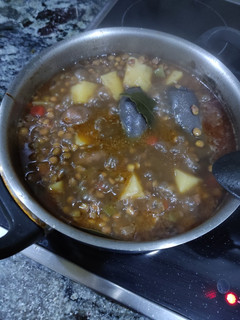 Una foto de Lentejas con chorizo y morcilla