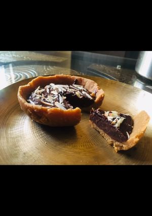 चॉकलेट टार्ट (Chocolate tart recipe in Hindi) रेसिपी मुख्य फोटो