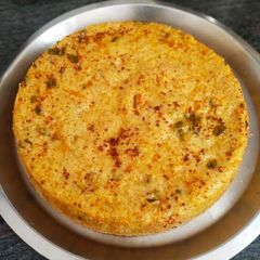 A picture of रोटी खमण ढोकला.