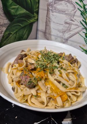 Une photo de Tagliatelles fraîches thaï au boeuf en cocotte