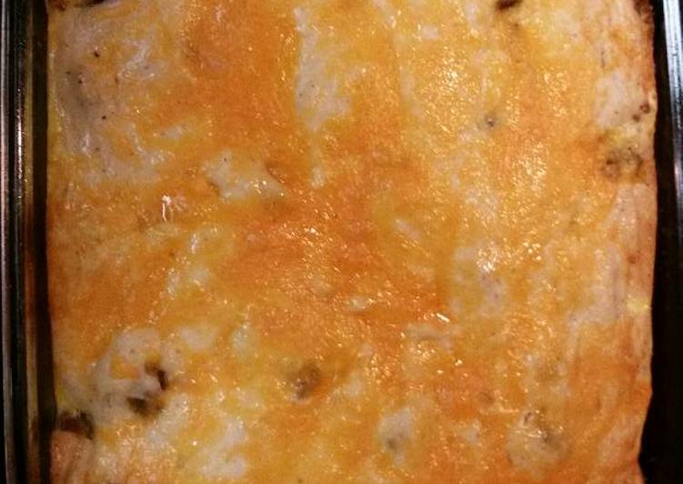 Steps to Prepare Delicious Biscuits and Gravy Casserole
