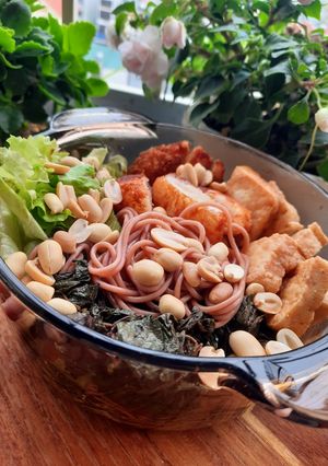 Hình của món Bún gạo lứt trộn nước tương chua ngọt.