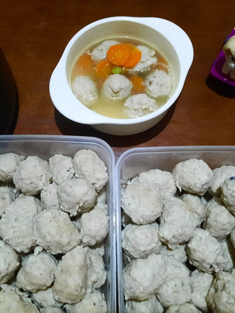 Anti Ribet, Buat Baso Ayam Lada Hitam Irit Anti Gagal