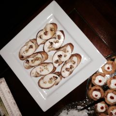 A picture of Maple Apple Crostini.