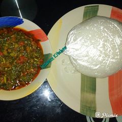 A picture of Tuwon shinkafa vegetable soup.