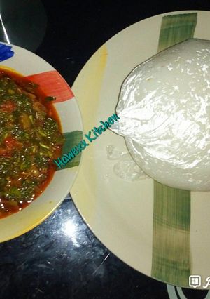 A picture of Tuwon shinkafa vegetable soup.