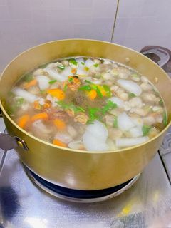 Hình của món Nui hầm xương.