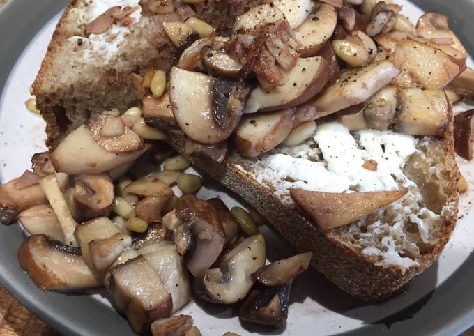 Quick mushroom lunch