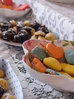 Una foto de Alfajores de maicena de colores