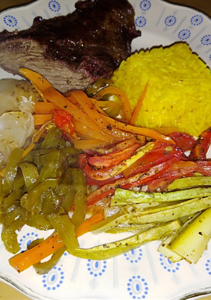 Una foto de Vacío al horno fácil con guarnición saludable