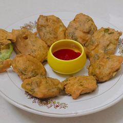 A picture of Galaka (Nenua) fritters.