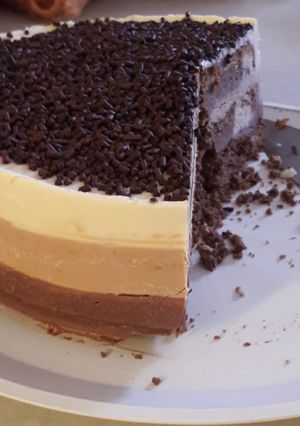 Una foto de Pastel 3 chocolates