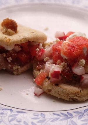 Una foto de Gorditas con chicharrón🐖