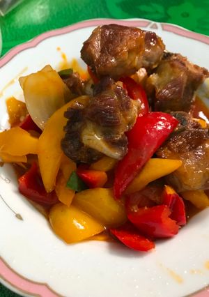 Hình của món Sườn non xào chua ngọt.