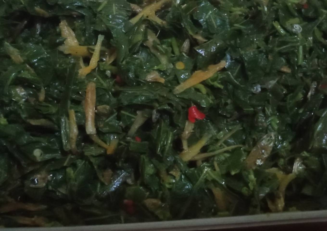 Tumis daun singkong teri gurih