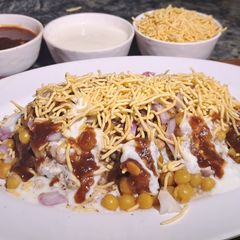 A picture of Aloo tikki chat.